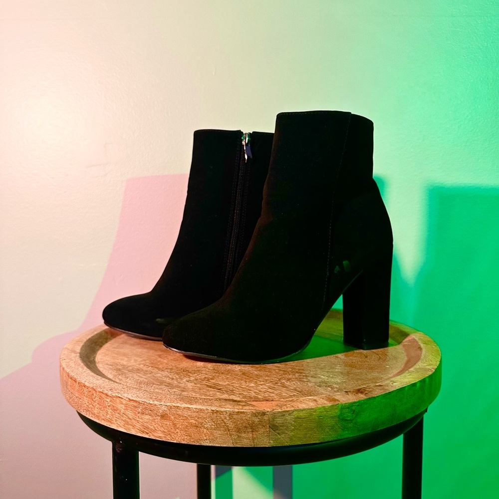 Elegant Black Ankle Boots